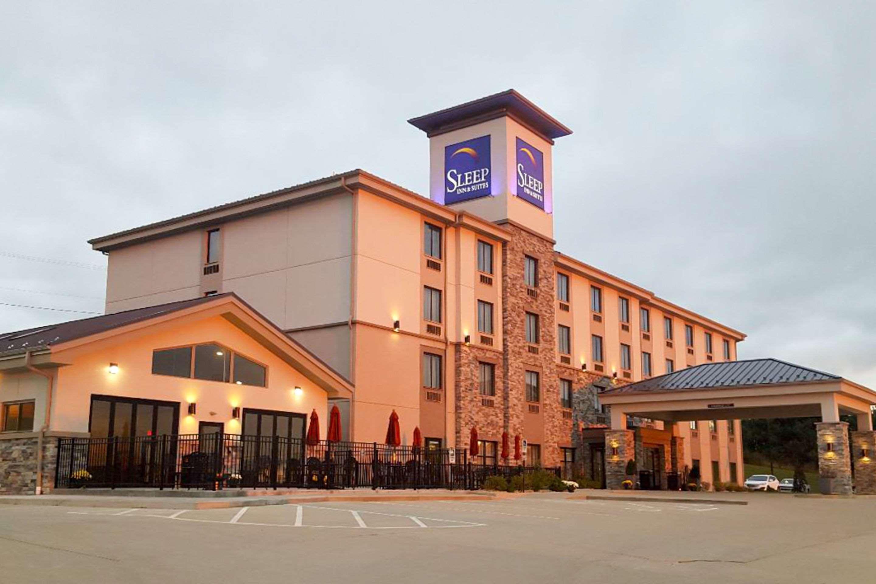 Sleep Inn & Suites Belmont - St. Clairsville Exterior foto